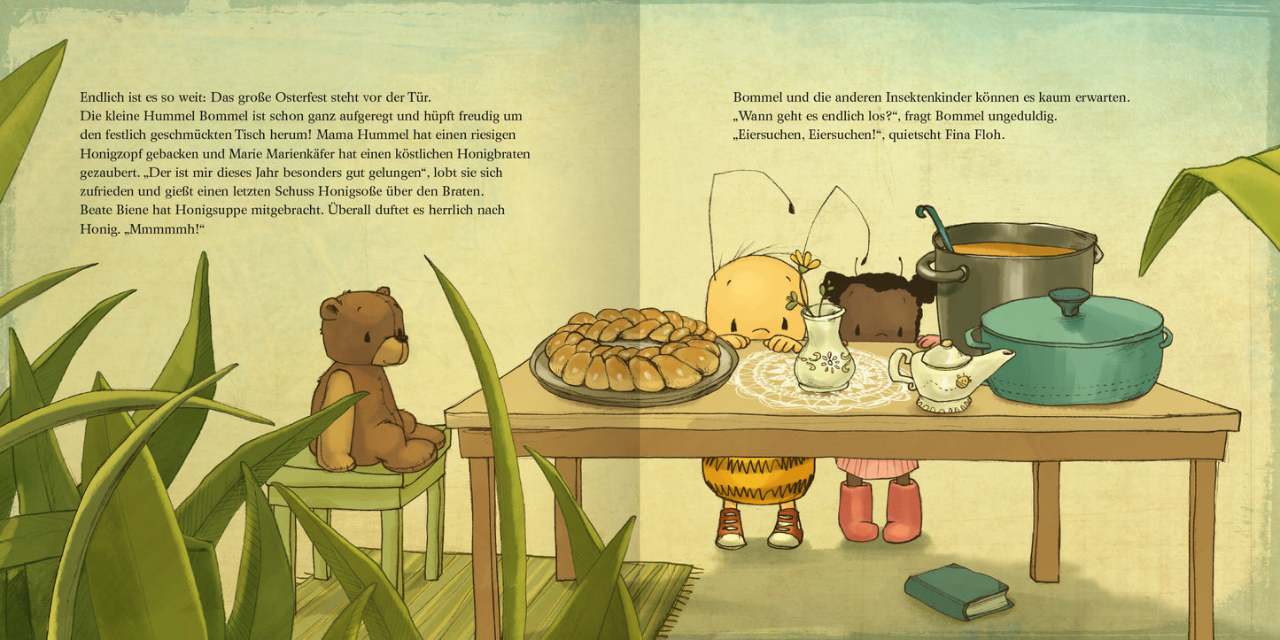 Gezeigt wird eine Innen- oder Zusatzansicht von „Die kleine Hummel Bommel feiert Ostern“. Im Vordergrund steht ein großer Tisch, gedeckt mit bunten Tellern und einer großen Tasse. Darauf liegen verschiedene Leckereien, darunter Kekse und ein großer Kuchen. Um den Tisch sitzen die Charaktere: die kleine Hummel Bommel, ein Bärchen und ein Kind. Die Farben sind warm und einladend, mit kräftigem Gelb und sanften Erdtönen. Die Schrift ist verspielt und kindgerecht gestaltet. Im Hintergrund...