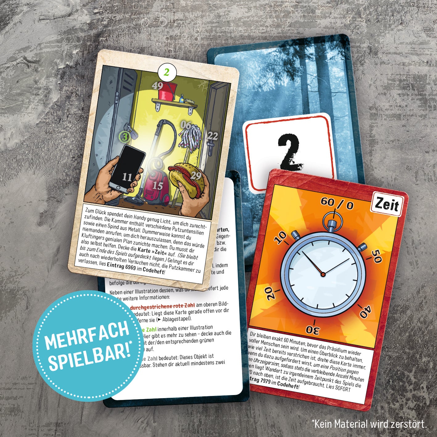 Gezeigt wird eine Innen- oder Zusatzansicht von „Klüpfel Kobr: Kluftinger in Gefahr!“. Die Illustration präsentiert mehrere Spielkarten auf einem strukturierten Hintergrund. Die Karten variieren in Farben, darunter ein kräftiges Rot und ein beruhigendes Blau. Auf einer Karte ist eine anschauliche Uhr abgebildet, die die Zeit darstellt, während eine andere Karte eine detaillierte Illustration inkluderiert. Der Text ist in klarer, lesbarer Schrift mit einprägsamen Farben und Symbolen...