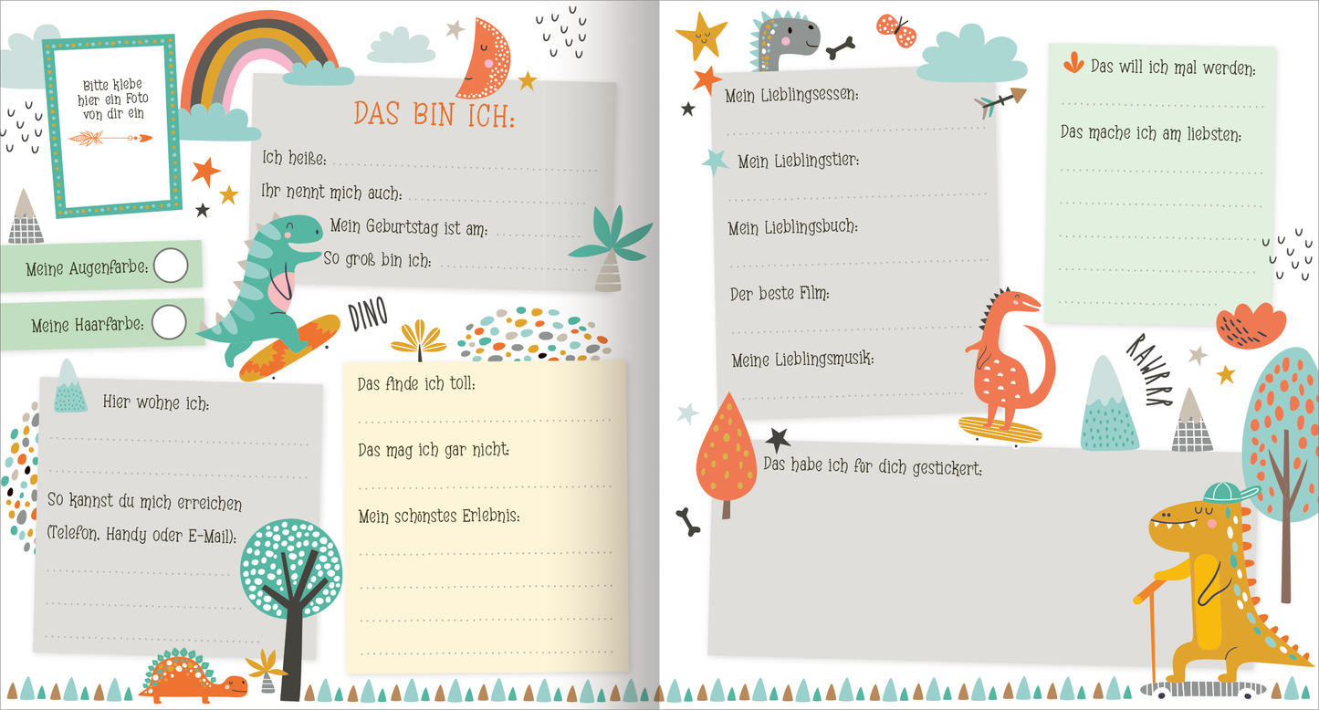 Gezeigt wird eine Innenansicht von „Alle meine Freunde – Fahrzeuge | Mit über 300 Stickern“. Die Doppelseite zeigt fröhliche, kindgerechte Illustrationen in Farben wie Blau, Grün, und Orange. Beide Seiten sind mit Motiven von freundlichen Dinosauriern, Bäumen, einem Regenbogen und Sternen versehen. Auf der linken Seite befindet sich ein Feld mit der Aufschrift „DAS BIN ICH“ in orangener Schrift. Auf beiden Seiten befinden sich weitere linierte Textfelder mit Fragen zur eigenen...