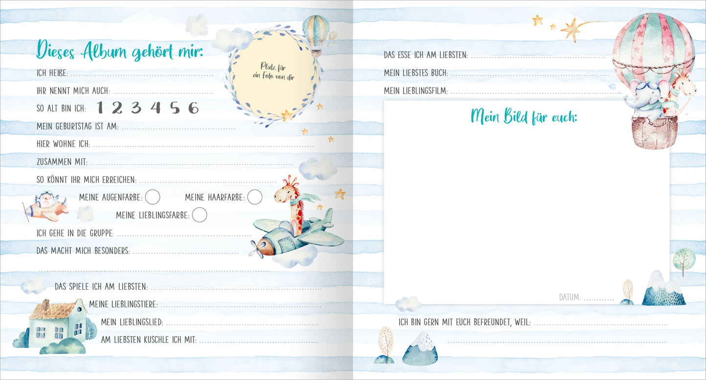 Gezeigt wird eine Innen- oder Zusatzansicht von „Meine ersten Freunde – Fahrzeuge (Aquarell-Optik)“. Die Seite enthält sanfte, pastellfarbene Aquarellillustrationen von Fahrzeugen und niedlichen Tieren, umgeben von blauen und weißen Streifen. Es gibt verschiedene Felder für persönliche Angaben, wie Name, Geburtstag und Lieblingsbeschäftigungen, die in einer klaren, gut lesbaren Schriftart dargestellt sind. Der Text ist in gedämpften Farben gehalten, wobei ein Bereich für eigene...