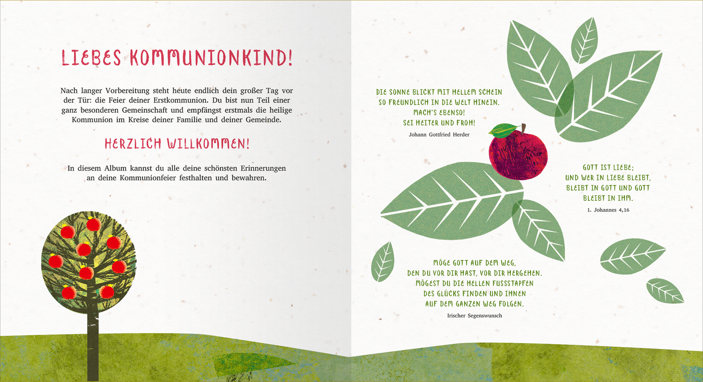 Gezeigt wird eine Innenansicht von „Meine Erstkommunion“. Auf der linken Seite ist ein stilisierter Baum mit roten Äpfeln und einem braunen Stamm dargestellt. Auf der rechten Seite sind grüne Blätter und ein roter Apfel abgebildet. In der oberen linken Ecke steht in großer, roter Schrift „LIEBES KOMMUNIONKIND!“, gefolgt von einem herzlichen Willkommenstext. Die sanften Grüntöne und die verspielte Typografie unterstützen die freundliche und einladende Atmosphäre.