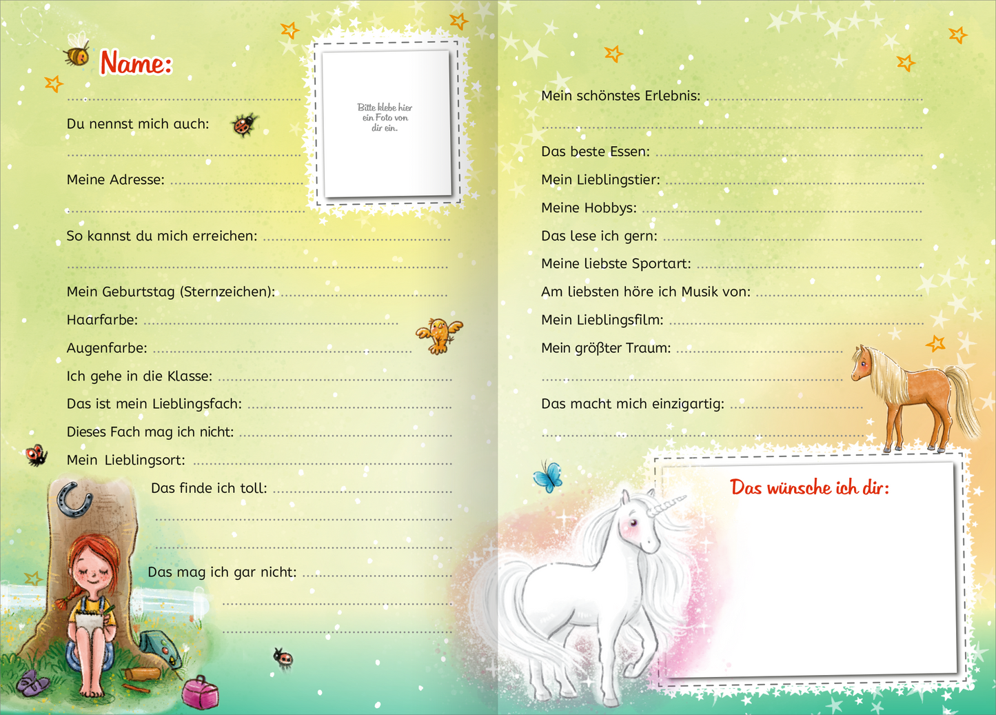 Gezeigt wird eine Innen- oder Zusatzansicht von „Meine Freunde – Zaubereinhorn“. Die Seite ist in sanften Grün- und Gelbtönen gehalten und enthält eine weiße, rechteckige Textfläche für persönliche Angaben. Illustrationen zeigen ein Mädchen, das unter einem Baum sitzt sowie ein Zaubereinhorn, das rechts auf der Seite steht. Bunte Schmetterlinge und kleine Blumen schmücken den Hintergrund, während klare, gut lesbare Schriftarten verwendet werden, um die verschiedenen...
