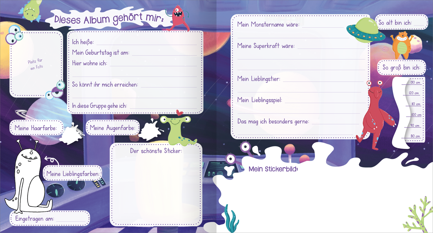 Gezeigt wird eine Innenansicht von „Meine Kindergarten-Freunde – Monster“. Die Seite ist bunt gestaltet mit freundlichen, cartoonhaften Monstern und einem bunten, galaktischen Hintergrund. Auf der linken Seite befinden sich gestaltete Felder mit Platz für persönliche Angaben, die mit einer verspielten Schriftart beschriftet sind. Farbige Umrandungen und Sticker-Illustrationen verleihen der Seite einen fröhlichen Charakter. Der Einsatz von Blau-, Grün- und Lila-Tönen schafft eine...
