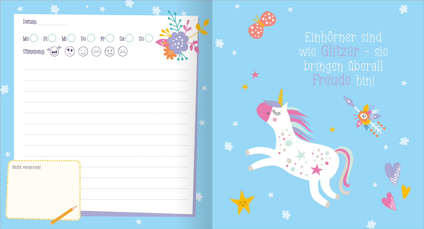 Gezeigt wird eine Innen- oder Zusatzansicht von „Tagebuch mit Schloss – Einhorn“. Die Seite ist in sanften Blau- und Pastelltönen gehalten und zeigt ein fröhliches, illustrierendes Einhorn mit bunten Mähnen. Links befindet sich ein Bereich mit Datumsangaben und Emoji-Symbolen zur Stimmung, daneben viele blühende, bunte Elemente. Rechts steht der Schriftzug „Einhörner sind wie Glitzer – sie bringen überall Freude hin!“, umgeben von weiteren Verzierungen wie Sternen und Herzen.