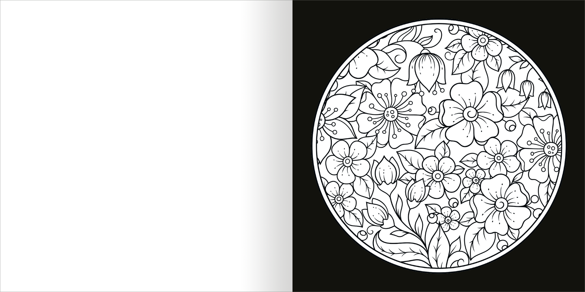 Gezeigt wird eine Innen- oder Zusatzansicht von „Diamond Blütenzauber“. Im Zentrum befindet sich ein runder floraler Mandala mit detaillierten, schwarz-weißen Umrissen verschiedener Blumen und Blätter. Die Motive sind vielfältig und harmonisch angeordnet, während die linke Seite des Bildes leer bleibt. Der schwarze Hintergrund hebt die feinen Linien der Zeichnung hervor und schafft einen kontrastreichen visuellen Effekt. Die Typografie ist nicht sichtbar, da der Fokus auf dem floralen...