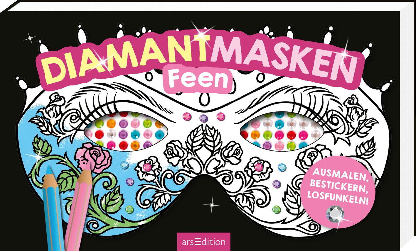 Das Buchcover zeigt eine anmutige, künstlerisch gestaltete Maske mit funkelnden Diamanten und floralen Mustern. Die Farben sind lebhaft: ein dunkler Hintergrund hebt die bunte Maske in Blau, Rosa und Weiß hervor. Der Titel „DIAMANTMASKEN“ ist prominent in neongelber Schrift platziert, während das Wort „Feen“ in einer verspielten, roten Schrift darunter steht. Ein runder Hinweis in rosa fordert zum Ausmalen und Besticken auf. Ganz unten mittig steht der Logoschriftzug von arsEdition.