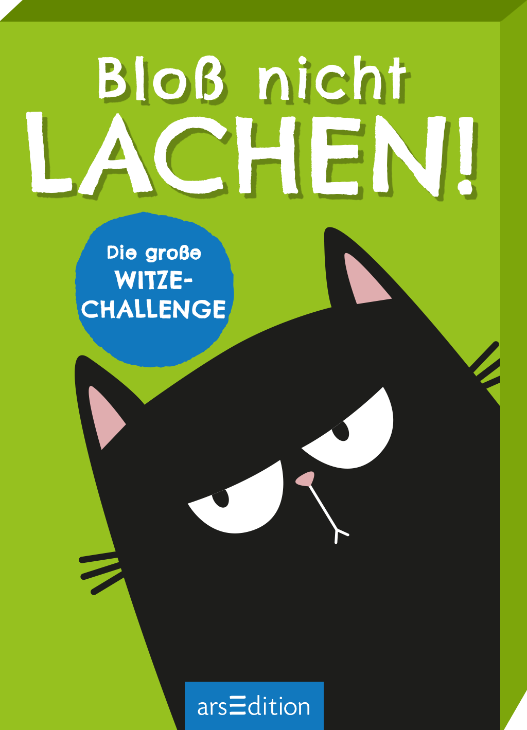 Das Cover zeigt einen grünen Hintergrund, auf dem im oberen Bereich in großen, weißen Buchstaben „Bloß nicht LACHEN!“ geschrieben steht. Darunter befindet sich ein blauer, runder Button mit der Aufschrift „Die große WITZE-CHALLENGE“ in weißer Schrift. Im Vordergrund ist eine schwarze Katze mit schiefem Blick abgebildet, die humorvolle Reaktionen hervorruft. Die gesamte Gestaltung vermittelt eine witzige und einladende Atmosphäre. Ganz unten mittig steht der Logoschriftzug von...