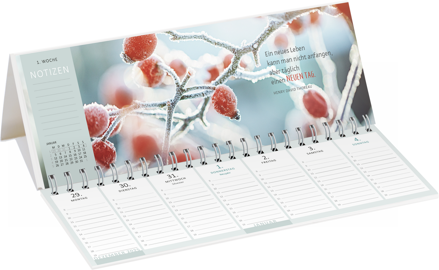Gezeigt wird eine Innen- oder Zusatzansicht von „Tischkalender Heute ist mein Lieblingstag! 2026“. Die Ansicht zeigt einen aufgeschlagenen Kalender mit einer sanften Farbpalette aus Weiß- und Grautönen sowie sanften Akzenten in Blau und Orange. Auf der linken Seite befindet sich ein Monatskalender und Platz für Notizen. Die rechte Seite enthält ein inspirierendes Zitat in stilvoller, klarer Schrift. Die Schrift ist gut lesbar, und die Gestaltung fördert eine freundliche, motivierende...