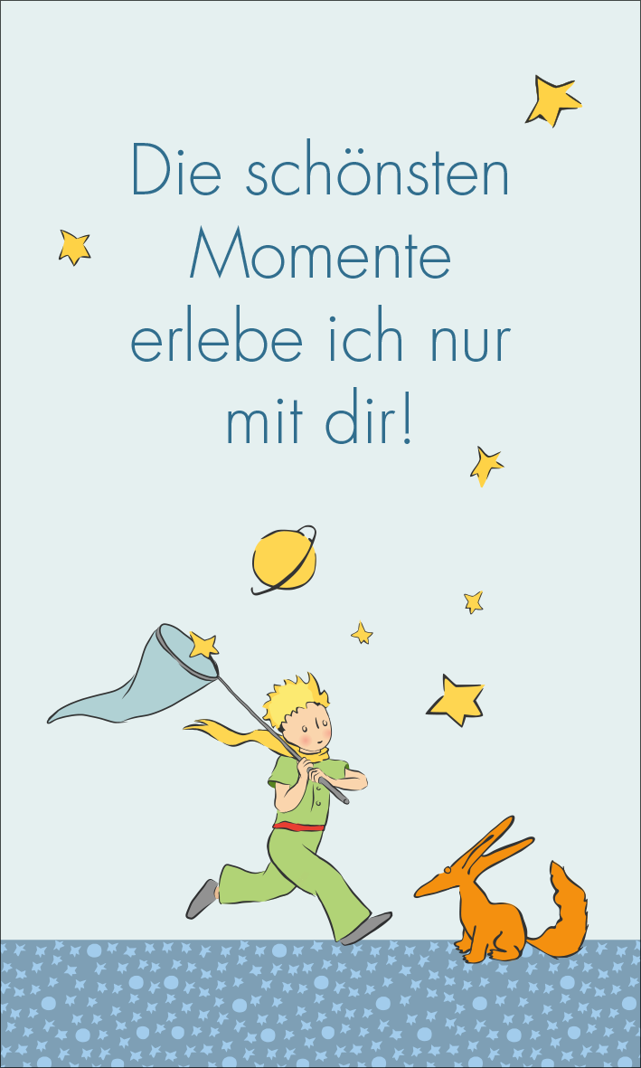 Gezeigt wird eine Innen- oder Zusatzansicht von „Man sieht nur mit dem Herzen gut. 24 kleine Botschaften für dich“. Die Illustration zeigt einen kleinen Jungen mit einer blauen Kapuze, der mit einem Netz und einem Fuchs spielt. Der Hintergrund ist in zartem Blau gehalten, mit leuchtend gelben Sternen und einem Planeten. Die Schrift ist in einer sanften, geschwungenen Typografie gehalten und präsentiert den Text „Die schönsten Momente erlebe ich nur mit dir!“ in einem warmen,...