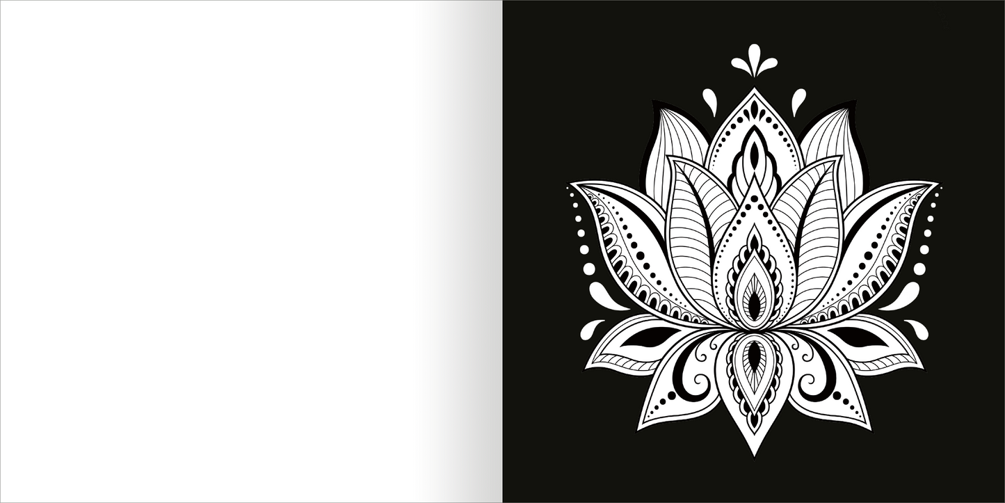 Gezeigt wird eine Innen- oder Zusatzansicht von „Diamond Achtsamkeit“. Die Abbildung zeigt einen künstlerischen, weißen Lotus auf einem schwarzen Hintergrund. Der Lotus ist detailliert gezeichnet und enthält verschiedene Muster sowie geschwungene Linien, die die Blütenblätter umrahmen. Der Kontrast zwischen Schwarz und Weiß schafft eine beruhigende, harmonische Atmosphäre. Die Schrift ist schlicht und modern gestaltet, wodurch der Fokus auf das Design des Lotsus gelegt wird.