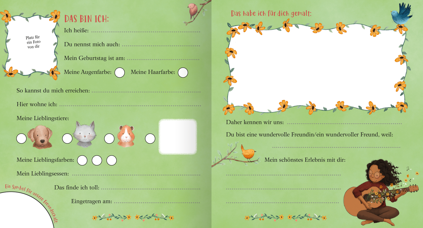 Gezeigt wird eine Innen- oder Zusatzansicht von „Freundebuch: Weil wir wundervolle Freunde sind“. Die Seite ist in sanften Grüntönen gehalten und enthält verspielte Illustrationen von Tieren sowie floralen Elementen. Auf der linken Seite befinden sich Beschreibungskästen für persönliche Informationen wie Name, Geburtstag und Lieblingsfarbe, ergänzt durch Rundsymbole. Die rechte Seite bietet einen großen, leer gelassenen Bereich für individuelle Eintragungen. Die Textfelder sind in...