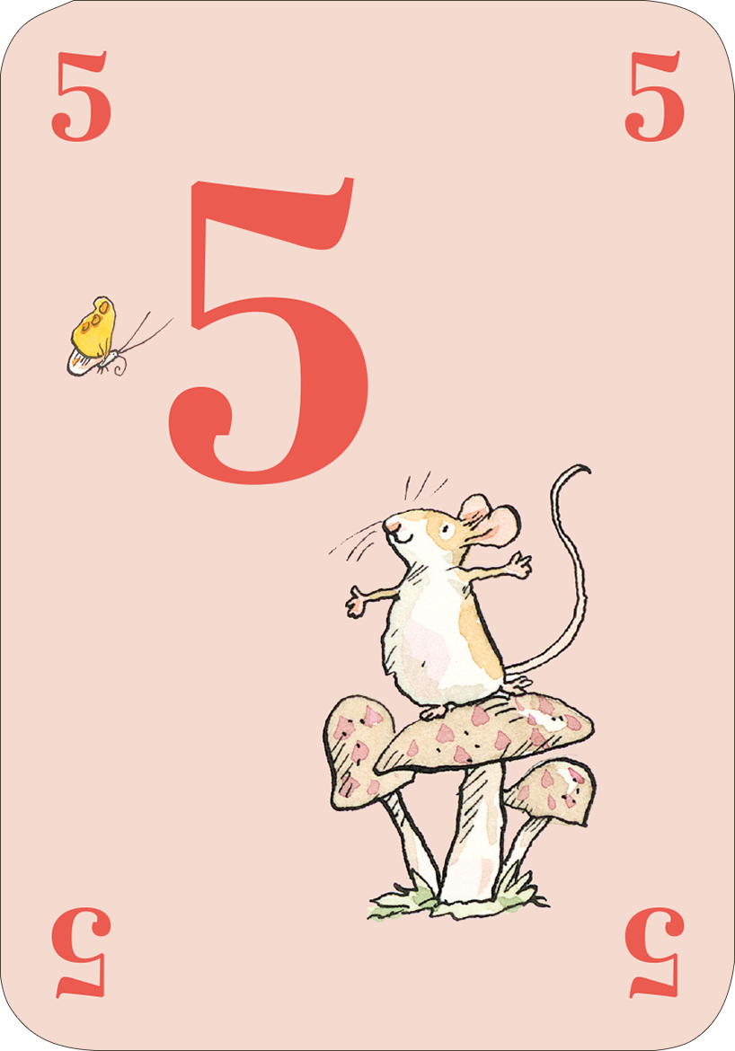 Gezeigt wird eine Innen- oder Zusatzansicht von „Weißt du eigentlich, wie gern ich mit dir Mau-Mau spiele?“. Die Karte hat einen sanften, rosa Hintergrund. In der Mitte prangt die große, rote Zahl „5“. Darunter steht eine fröhliche Maus auf einem Pilz und streckt ihre Hände aus. Eine gelbe Schmetterlingsfigur schwebt darüber. Die Illustration ist lebhaft und kindgerecht, mit einer verspielten Schriftart, die die Verspieltheit des Spiels unterstreicht.