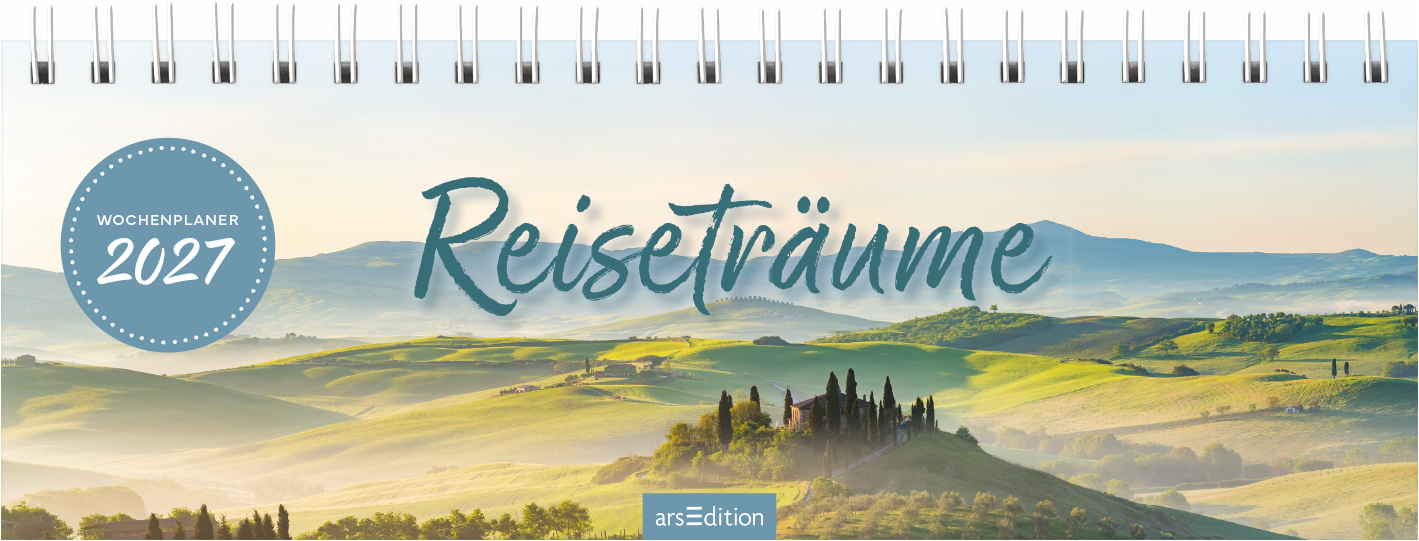 Gezeigt wird eine Innen- oder Zusatzansicht von „Tischkalender Reiseträume 2027“. Der Kalender zeigt eine sanfte Landschaft mit sanften Hügeln und einem beeindruckenden Gebäude im Vordergrund. Die Farben sind in sanften Grüntönen gehalten, ergänzt durch den klaren, blauen Himmel. Die Schriftart für „Reiseträume“ ist in einem eleganten, geschwungenen Stil gestaltet, während die Jahreszahl „2027“ im Kreis eine klare, moderne Schriftart verwendet.