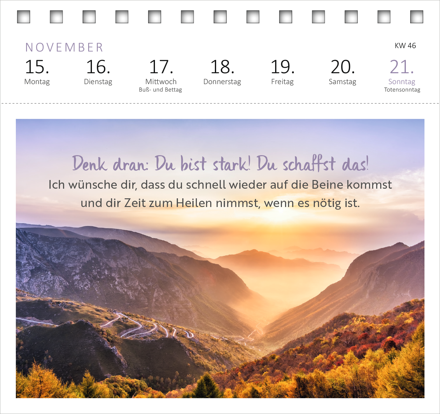 Gezeigt wird eine Innen- oder Zusatzansicht von „Postkartenkalender Ich wünsch dir was 2027“. Die Darstellung zeigt einen beruhigenden Landschaftshorizont mit sanften Hügeln in warmen Farbtönen von Orange und Blau. Oberhalb sind die Monatsdaten und Wochentage klar und übersichtlich angeordnet. Der motivierende Text in sanfter, verspielter Schriftart hebt zentrale Botschaften hervor, während die sanfte Hintergrundgrafik eine positive Stimmung vermittelt und zur Reflexion einlädt.