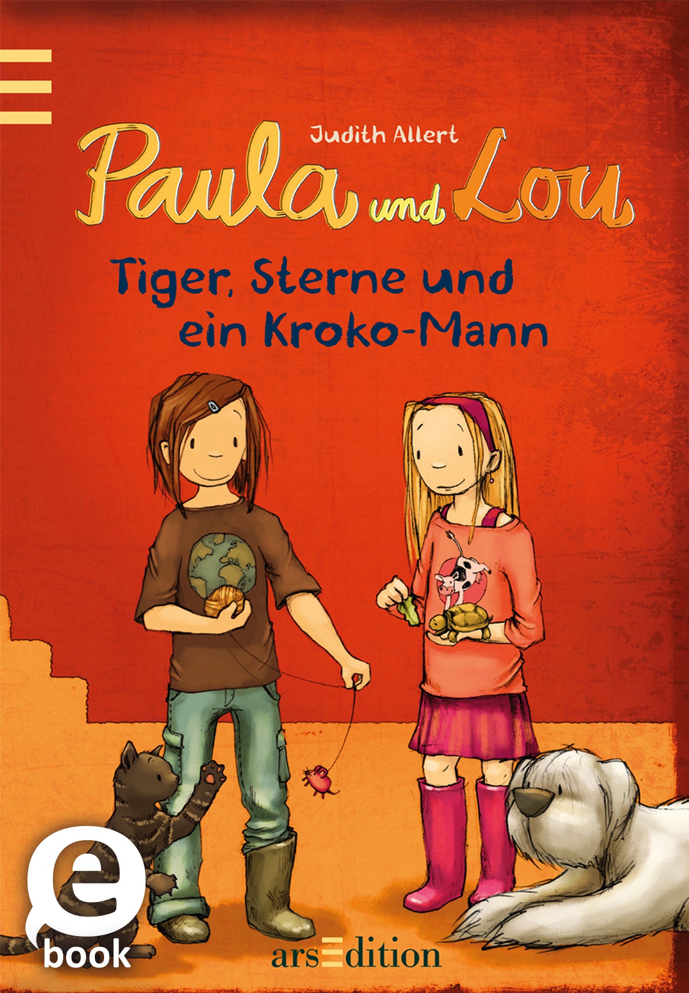 Das Buchcover zeigt die beiden Protagonisten Paula und Lou, die fröhlich auf einer Treppe stehen. Paula, mit braunen Haaren und einem T-Shirt in Braun, hält ein Spielzeug in der Hand, während Lou, mit blonden Haaren und einem roten Oberteil, eine Schildkröte in der Hand hält. Eine Katze sitzt zu Füßen der Kinder, und ein großer Hund ist rechts abgebildet. Der Titel „Paula und Lou“ ist in lebhaften, bunten Buchstaben gestaltet. Ganz unten mittig steht der Logoschriftzug von...