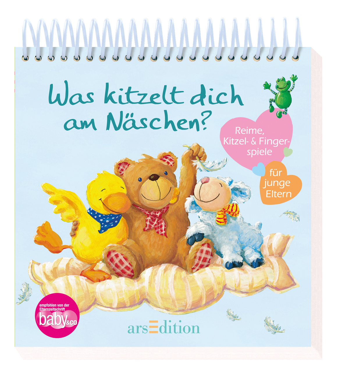 Das Buchcover zeigt drei fröhliche Tierfiguren: eine gelbe Ente, einen braunen Bären und ein blaugraues Schaf, die auf einer weichen, beigefarbigen Unterlage sitzen. Der Hintergrund ist hellblau, was eine freundliche Atmosphäre schafft. Der Titel „Was kitzelt dich am Näschen?“ ist in verspielter, großer Schrift in einem sanften Grün-Ton gehalten. In pinken Herz-Icon steht der Untertitel „Reime, Kitzel- & Fingerspiele für junge Eltern“. Unten links befindet sich ein Button mit...