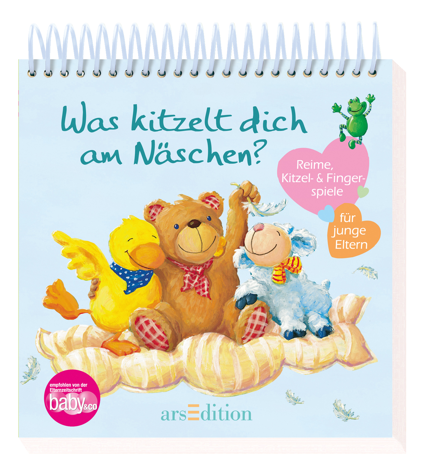 Das Buchcover zeigt drei fröhliche Tierfiguren: eine gelbe Ente, einen braunen Bären und ein blaugraues Schaf, die auf einer weichen, beigefarbigen Unterlage sitzen. Der Hintergrund ist hellblau, was eine freundliche Atmosphäre schafft. Der Titel „Was kitzelt dich am Näschen?“ ist in verspielter, großer Schrift in einem sanften Grün-Ton gehalten. In pinken Herz-Icon steht der Untertitel „Reime, Kitzel- & Fingerspiele für junge Eltern“. Unten links befindet sich ein Button mit...
