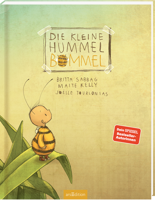 Die 3D-Ansicht des Buchcovers zeigt eine Hummel, die auf einem grünen Blatt sitzt. Der Hintergrund ist in Gelb- und Grüntönen gehalten. Oben auf dem Cover steht der Titel „Die kleine Hummel Bommel“. Darunter sind die Autorinnennamen „Britta Sabbag“, „Maite Kelly“ und und der Name der Illustratorin „Joëlle Tourlonias“ platziert. Rechts unten befindet sich ein roter SPIEGEL-Bestseller-Button mit dem Text „Dein SPIEGEL Bestseller-Autorinnen“. Ganz unten mittig steht der...