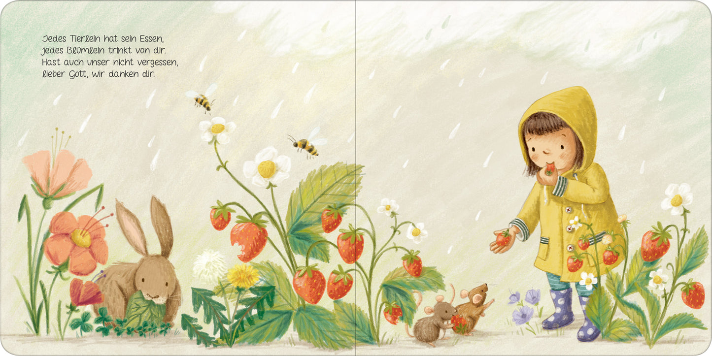 Gezeigt wird eine Innen- oder Zusatzansicht von „Ich bin klein, mein Herz ist rein“. Die Illustration zeigt ein fröhliches Kind in gelbem Regenmantel, das zwischen bunten Blumen und Erdbeerpflanzen steht. Ein brauner Hase und zwei kleine Mäuse sind ebenfalls abgebildet. Der Hintergrund ist in sanften, hellen Farben gehalten, mit einem bewölkten Himmel und leichtem Regen, was eine gemütliche, kindliche Stimmung erzeugt. Die Schrift ist verspielt und gut lesbar, mit einer klaren...