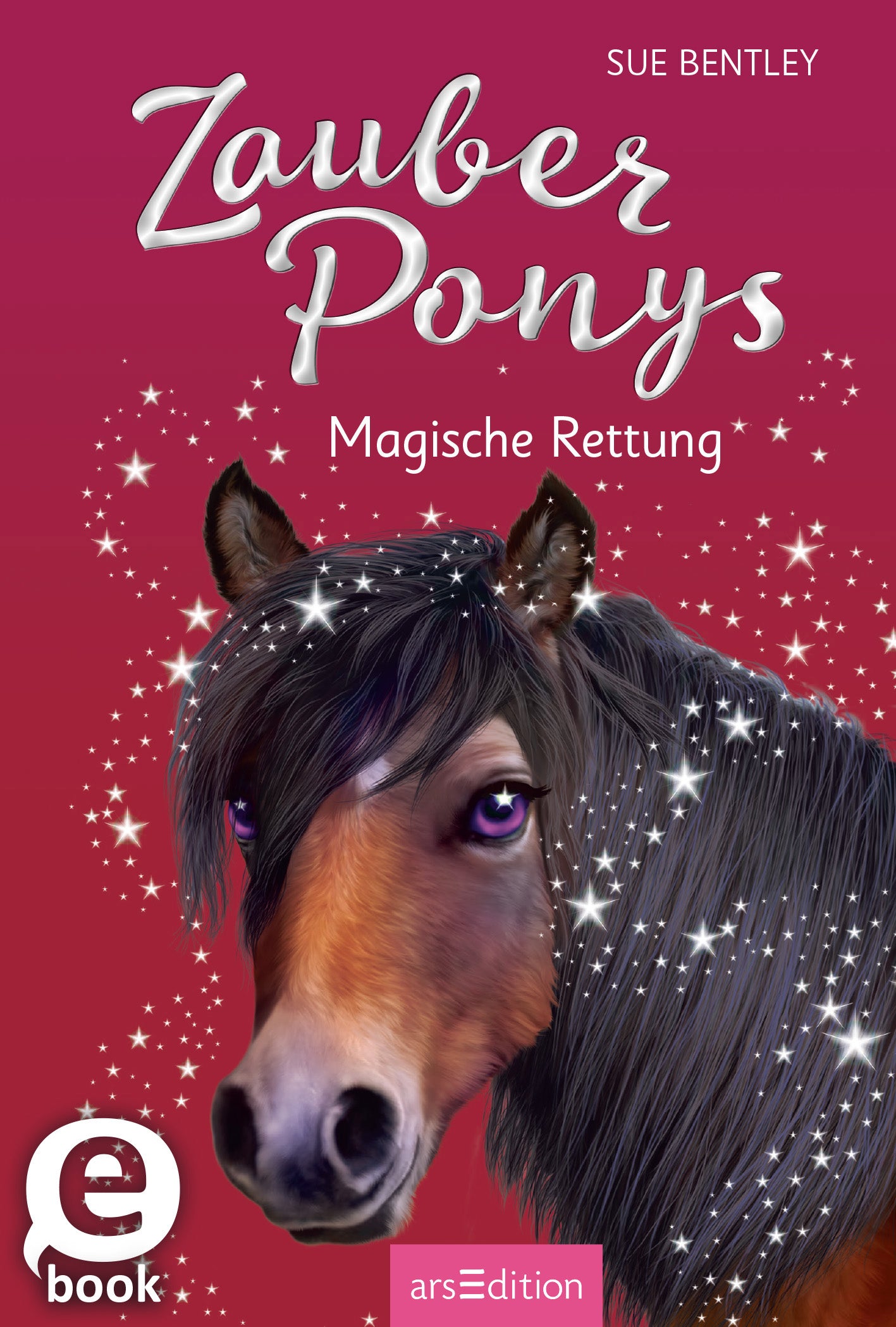 Das Buchcover zeigt ein Pferd mit schimmerndem, schwarzbraunem Fell und großen, ausdrucksvollen Augen. Der Hintergrund ist in einem warmen Pinkton gehalten, durchzogen von glitzernden Sternen, die eine magische Atmosphäre schaffen. Der Titel „Zauber Ponys“ steht in verspielter, weißer Schrift, während der Untertitel „Magische Rettung“ darunter in einer sanften, geschwungenen Schrift platziert ist. Oben links ist der Name der Autorin Sue Bentley zu sehen. Ganz unten mittig steht der...