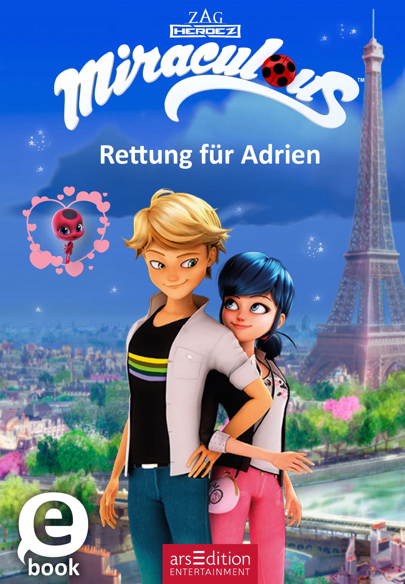 Das Buchcover zeigt die beiden animierten Charaktere Adrien und Marinette aus „Miraculous“. Adrien trägt ein schwarzes T-Shirt mit einem weißen Hoodie, während Marinette in einem weißen Oberteil mit einem schwarzen Mantel zu sehen ist. Der Hintergrund zeigt eine bunte, stilisierte Ansicht von Paris mit dem Eiffelturm. Über den Charakteren steht der Titel „Rettung für Adrien“ in klarer, jugendlicher Typografie. Auf der linken Seite schwebt ein rotes Käferwesen in Herzform. Ganz...