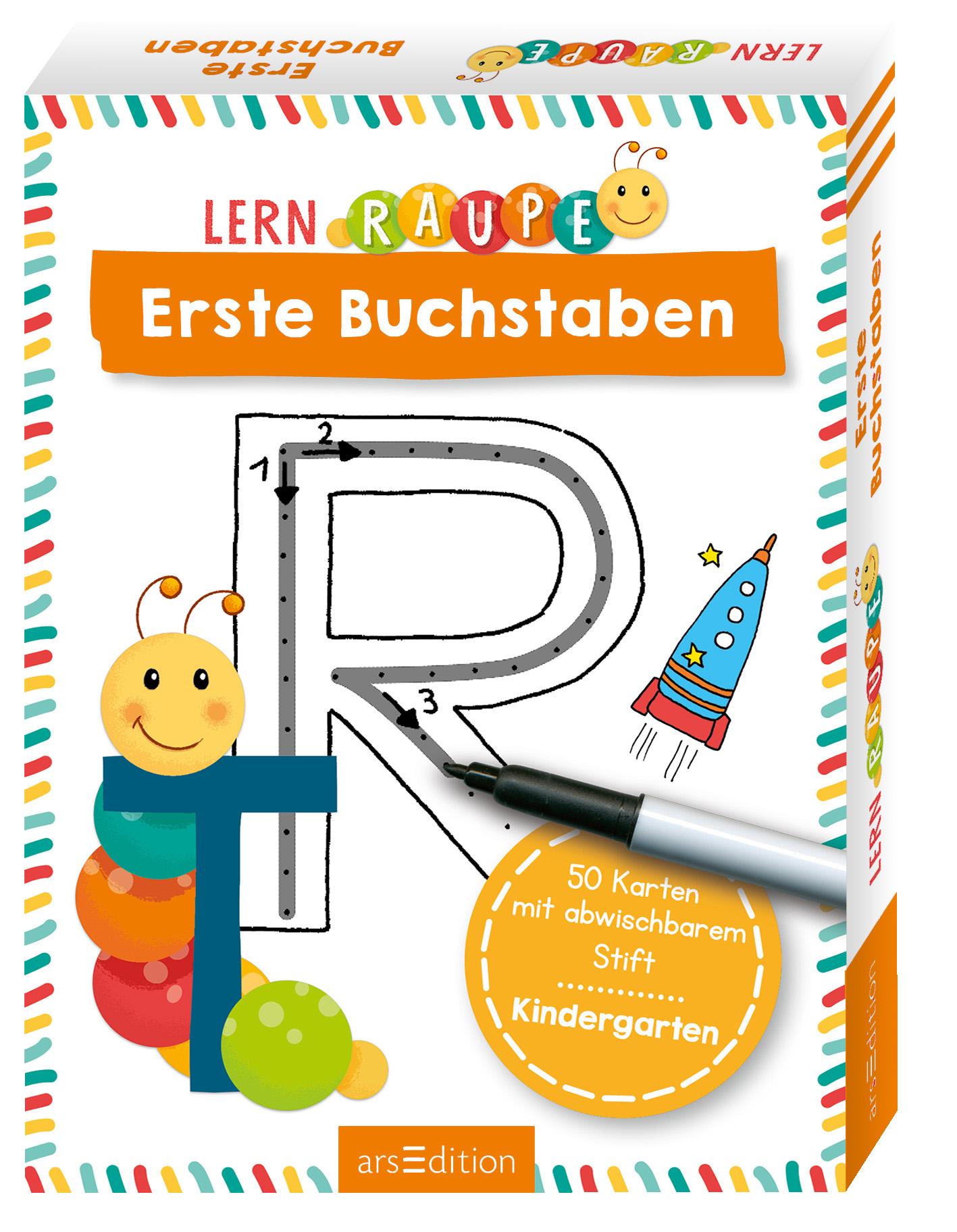 Das Buchcover zeigt eine fröhliche, bunte Gestaltung mit einer großen, grau umrandeten Buchstabenskizze des Buchstabens „R“ auf einem weißen Hintergrund. Über dem Buchstaben steht in orangefarbenen Blockbuchstaben „Erste Buchstaben“. Oben sind pastellfarbene Kreise und eine freundliche Raupe abgebildet, während unten eine Zeichnung eines Stiftes und ein kleines Raumschiff mit einer farbenfrohen Grundpalette zu sehen ist. In der unteren rechten Ecke befindet sich der Hinweis „50...