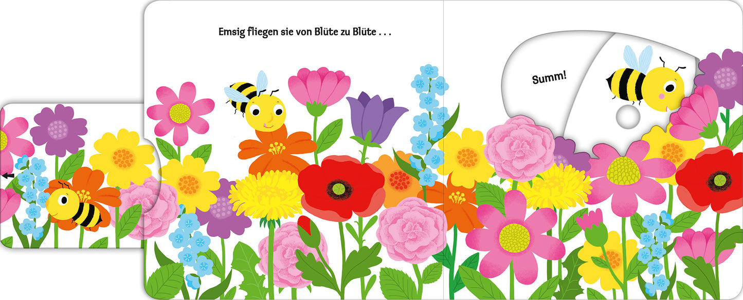 Gezeigt wird eine Innen- oder Zusatzansicht von „Mein erstes Buch von den Bienen“. Die bunte Illustration zeigt eine Wiese voller Blumen in lebhaften Farben wie Gelb, Pink, Blau und Lila. Zwei freundliche, cartoonartige Bienen fliegen zwischen den Blumen. Der Text ist in einer klaren, kindgerechten Schriftart gehalten und unterstreicht die fröhliche Atmosphäre des Bildes. Ein interaktives Element in Form eines seitlich verschiebbaren Bienenmusters ergänzt die Gestaltung.