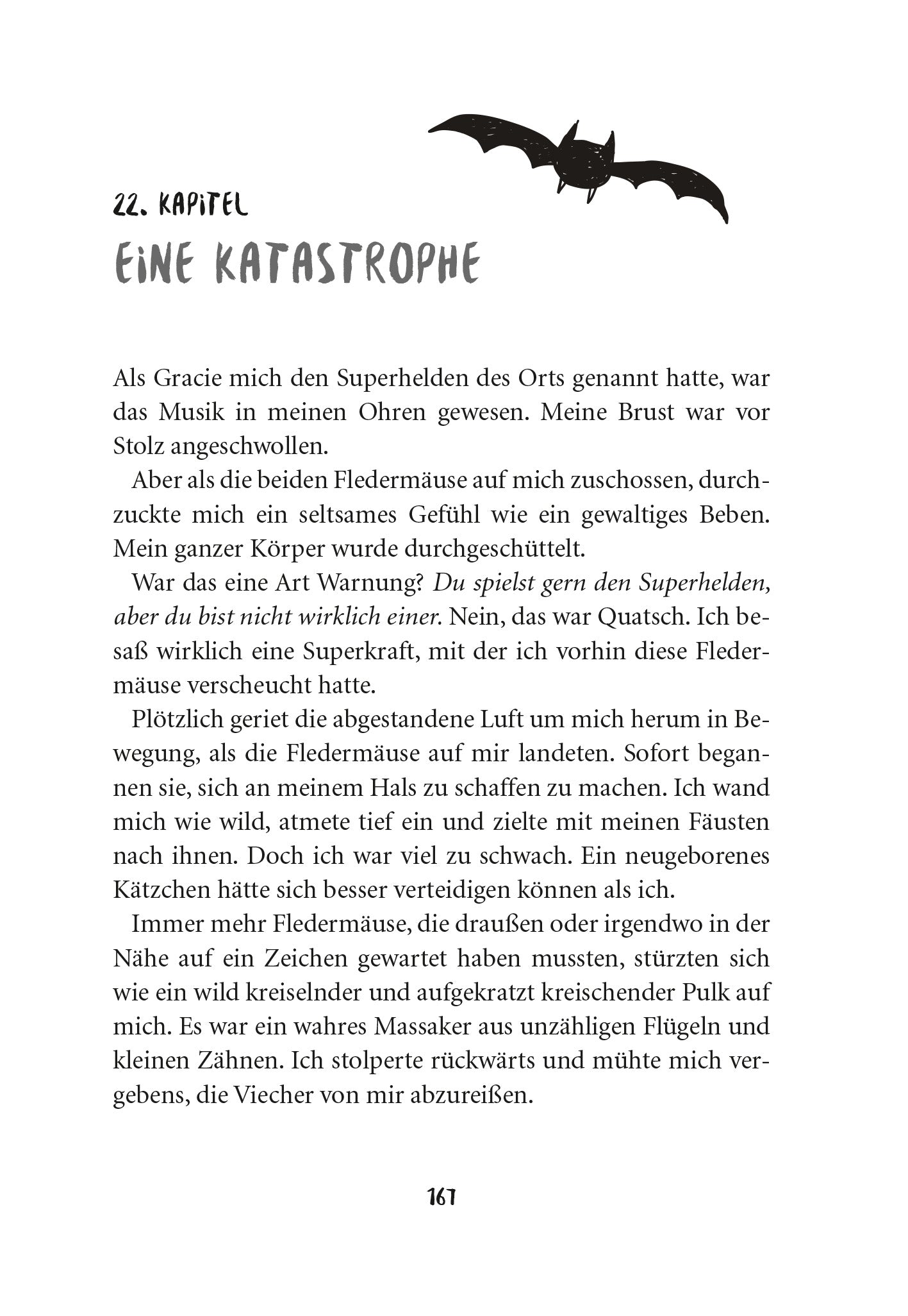 Gezeigt wird eine Innen- oder Zusatzansicht von „Wie man 13 wird und zum Superhelden mutiert“. Die Seite enthält den Titel des Kapitels „Eine Katastrophe“ in auffälliger, verspielter Typografie am oberen Rand. Der Text darunter ist in einer klaren, lesbaren Schriftart formatiert. Im oberen Bereich erkennt man eine Illustration von einer Fledermaus, die über den Text fliegt. Der Hintergrund ist weiß.