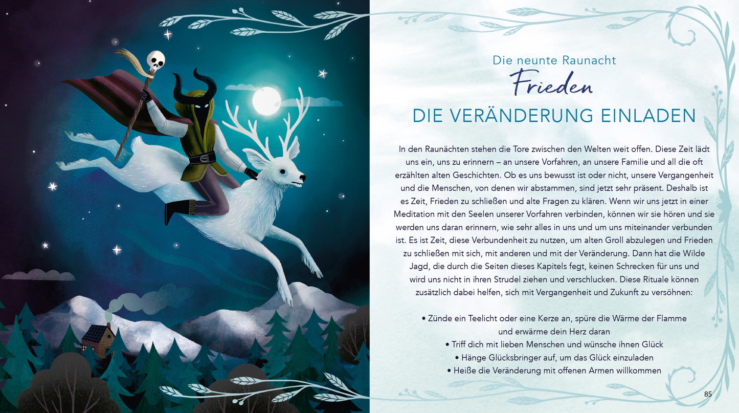 Gezeigt wird eine Innen- oder Zusatzansicht von „Die Magie der Raunächte“. Die Seite präsentiert eine künstlerische Illumination, die eine schneebedeckte Landschaft mit Tannenbäumen und Bergen darstellt. Im Vordergrund schwebt eine Person in einem Umhang, die auf einem weißen Rentier reitet. Der Himmel ist in tiefen Blau- und Grüntönen gehalten, während die Schriftzüge in einer eleganten, geschwungenen Typografie in sanften Grautönen hervorgehoben sind. Der Text beschreibt die...