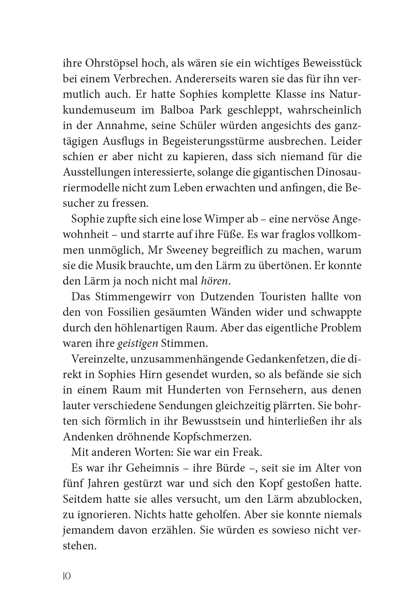 Gezeigt wird eine Innen- oder Zusatzansicht von „Keeper of the Lost Cities – Der Aufbruch“. Die Seiten sind in einem klaren, gut lesbaren Layout gehalten. Die Schrift ist schlicht und modern, in einer dunklen Farbe auf hellem Hintergrund, was die Lesbarkeit erhöht. Gelegentliche Absätze und Zeilenabstände unterstützen die Struktur der Inhaltsdarstellung, während die festgelegte Typografie ein einheitliches und ansprechendes Leseerlebnis bietet.