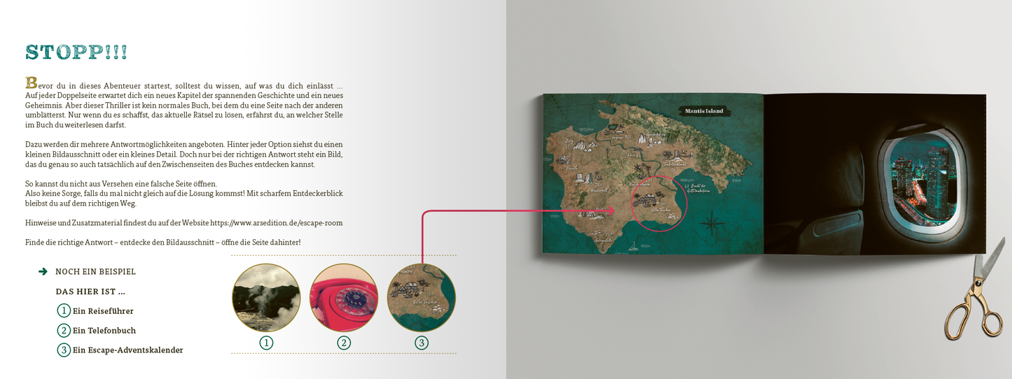 Gezeigt wird eine Innen- oder Zusatzansicht von „Escape Room. Die dunkle Insel“. Auf der linken Seite befindet sich ein einladender Text mit der Überschrift „STOPP!!!“ in großer, blauer Schrift. Der Text erklärt das System von Rätsel und Lösungsbildern, das dem Buch zugrunde liegt. Auf der rechten Seite ist eine Beispielseite des Buches mit einer detailreichen Karte der Insel in Grün- und Blautönen abgebildet, außerdem der Blick aus einem Flugzeugfenster. Drei runde...