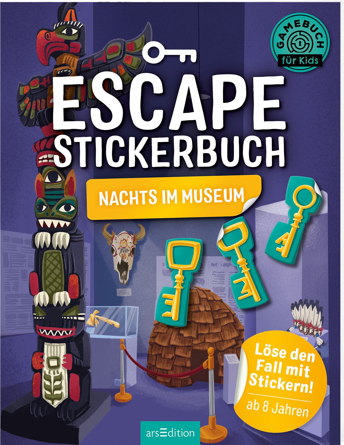 Das Cover zeigt eine lebendige und farbenfrohe Illustration, die einen Museumsraum mit verschiedenen Exponaten darstellt, darunter eine Totempfahl-Figur und ein tierisches Maskottchen. Der Titel „ESCAPE STICKERBUCH“ erscheint in großen, weißen Buchstaben, während „NACHTS IM MUSEUM“ in einer gelben Box hervorgehoben ist. Drei bunte Schlüssel sind prominent abgebildet. Oben links ist ein „SPIEGEL-Bestseller“-Button zu sehen. Ganz unten mittig steht der Logoschriftzug von...