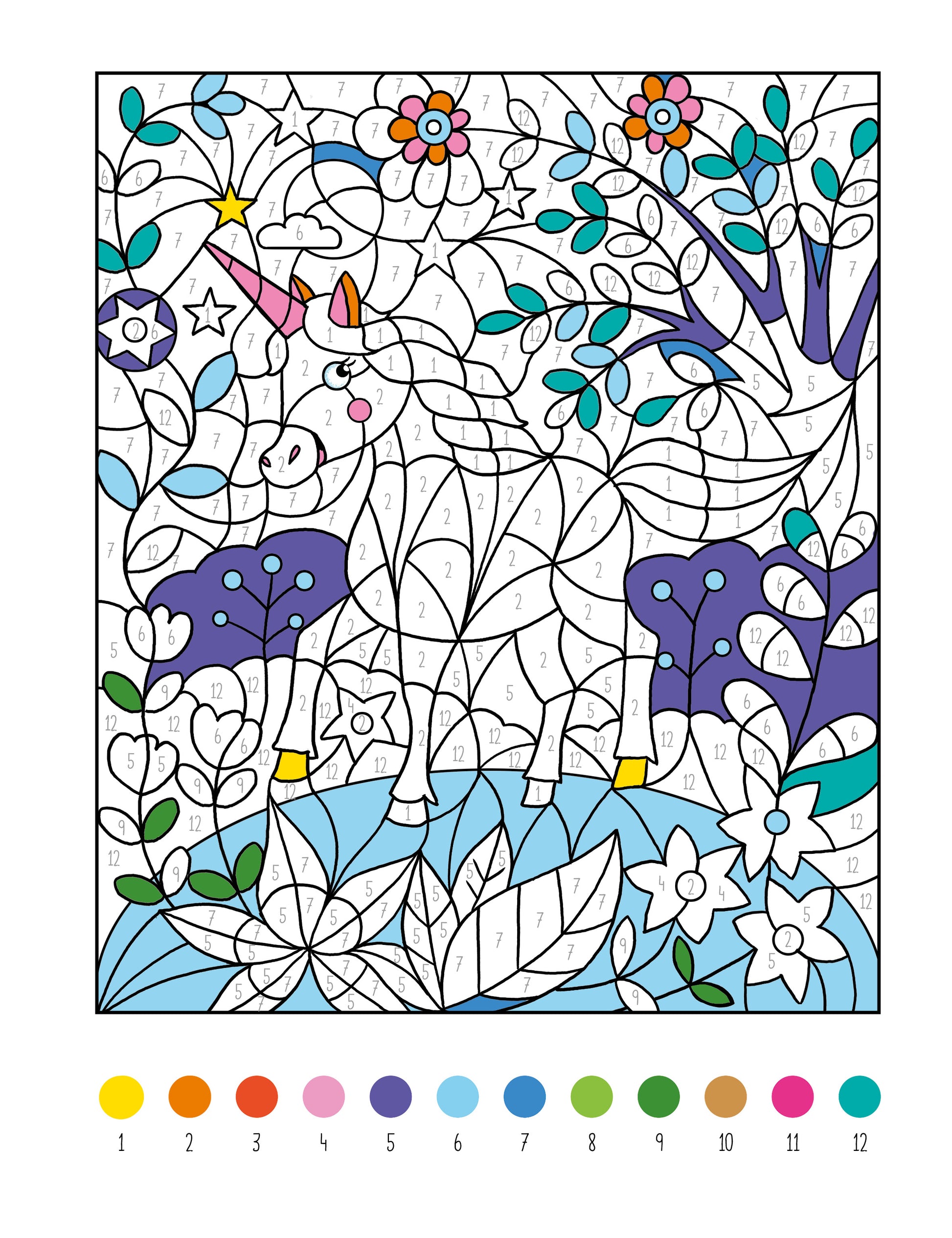 Gezeigt wird eine Innen- oder Zusatzansicht von „Mein dickes Malen-nach-Zahlen-Buch – Einhörner“. Die Abbildung zeigt ein zauberhaftes Einhorn in einer blühenden Landschaft. Das Einhorn ist in Weiß mit leuchtend orangefarbenen Hufen und einer regenbogenfarbenen Mähne. Umgeben ist es von bunten Blumen in Blau, Lila und Pink sowie grünen Blättern und einem türkisfarbenen Hintergrund. Die Bildkomposition enthält nummerierte Bereiche, die farblich ausgefüllt werden können, was das...