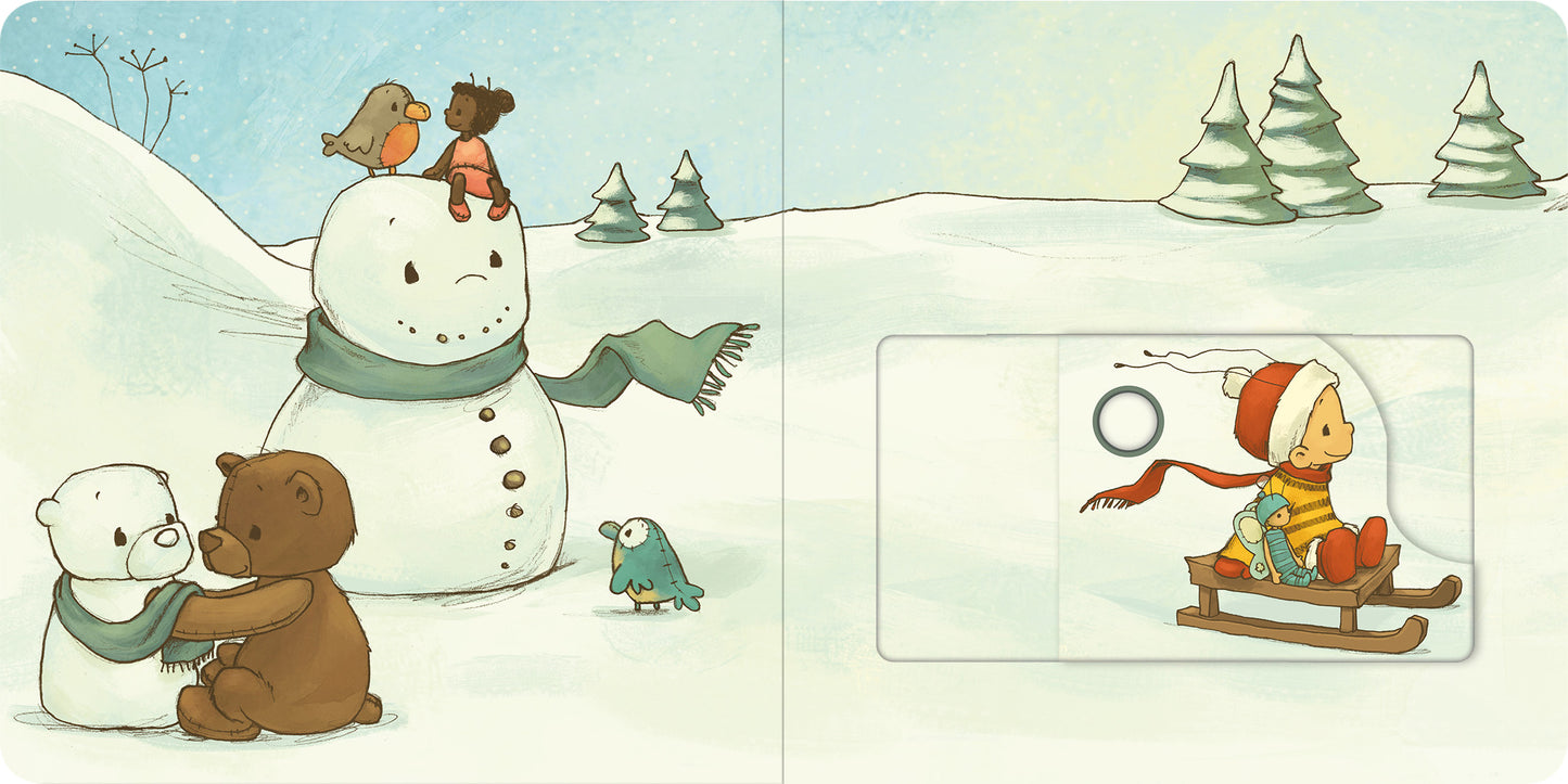Gezeigt wird eine Innenansicht von „Die Baby Hummel Bommel – Bald ist Weihnachten“. Die Illustration zeigt eine winterliche Szene mit einem Schneemann, der einen grünen Schal trägt. Neben ihm sitzen ein brauner Bär und ein weißer Bär, die miteinander interagieren. Die Baby Hummel fährt auf einem Schlitten, während Vögel auf dem Schneemann und einem Baum sitzen. Die Farbpalette ist hell und freundlich, dominiert von sanften Blau- und Weißtönen, ergänzt durch warme Erdtöne und...
