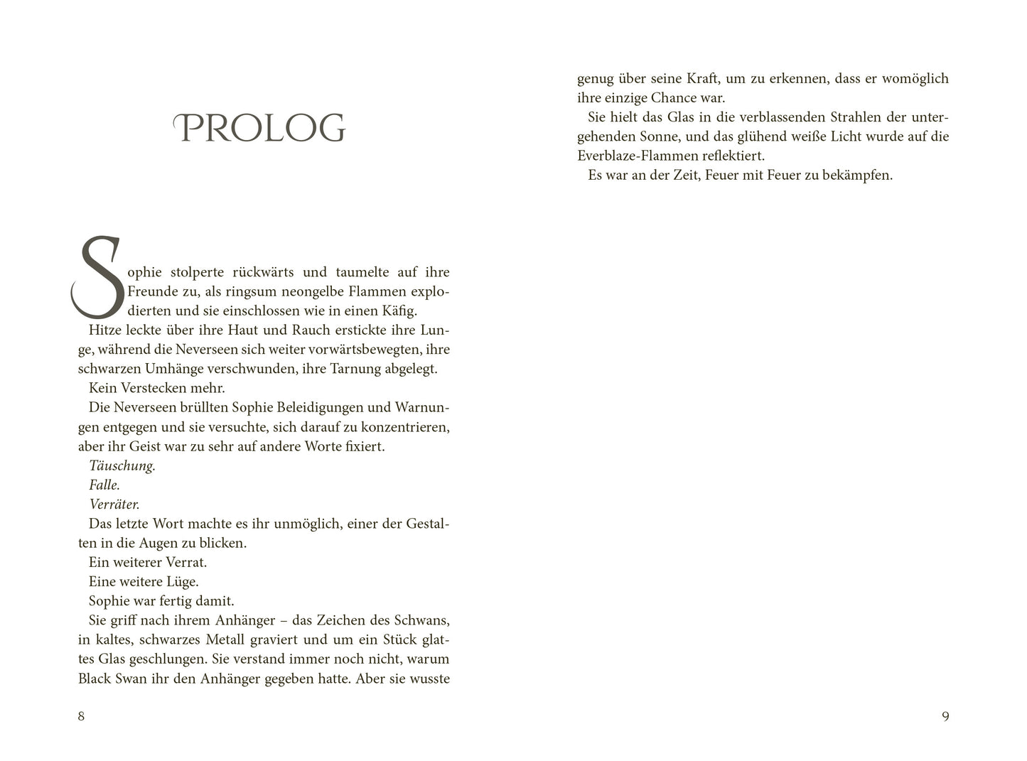 Gezeigt wird eine Innen- oder Zusatzansicht von „Keeper of the Lost Cities – Der Verrat“. Die Seiten sind in einem klaren Layout gehalten, mit einer eleganten Serifenschrift für den Text. Der Prolog beginnt auf der linken Seite, wo der Titel „PROLOG“ prominent und in größerer Schriftgröße steht. Der Text selbst ist gut strukturiert, mit ausreichendem Zeilenabstand, um ein angenehmes Leseerlebnis zu gewährleisten.
