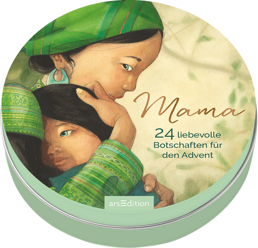 Das Buchcover zeigt eine herzliche Szene mit zwei Frauen. Die vordere Figur trägt eine grüne Kopfbandage und eine blumig gemusterte Bluse, während sie liebevoll ein jüngeres Mädchen umarmt. Die Farbpalette ist sanft und größtenteils in Grüntönen gehalten. Der Titel „Mama“ ist in eleganter, geschwungener Schrift in einem warmen Braunton platziert. Darunter steht der Untertitel „24 liebevolle Botschaften für den Advent“ in einer klaren Schrift. Ganz unten mittig steht der...