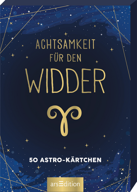 Das Buchcover zeigt einen tiefblauen Hintergrund, der an einen klaren Nachthimmel erinnert, durchzogen von goldenen Sternen und feinen Linien. In der Mitte steht der Titel „ACHTSAMKEIT FÜR DEN WIDDER“ in großen, eleganten Buchstaben, wobei das Wort „WIDDER“ besonders hervorgehoben ist. Unten wird auf die Anzahl der enthaltenen Karten hingewiesen: „50 ASTRO-KÄRTCHEN“. Ganz unten mittig steht der Logoschriftzug von arsEdition.