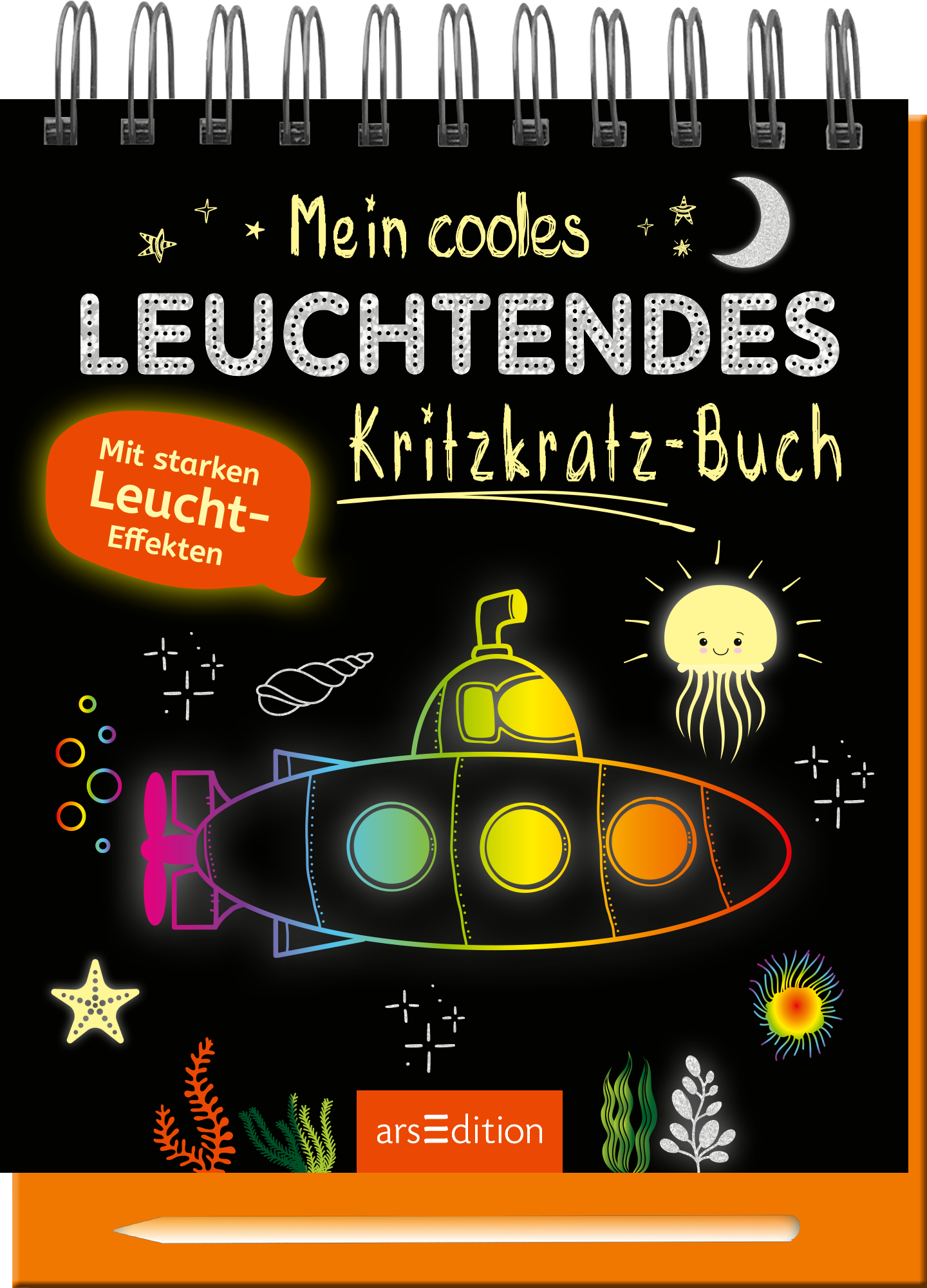 Das Buchcover zeigt einen dunklen Hintergrund, auf dem der Titel „Mein cooles LEUCHTENDES Kritzkatz-Buch“ in bunten, lumineszierenden Buchstaben hervorsticht. Eine Zeichnung eines bunten U-Bootes mit leuchtenden Elementen ist zentral platziert, umgeben von verschiedenen Unterwasserlebewesen, wie einer Qualle und stilisierten Pflanzen. Oben links schimmert ein kleiner Mond. In einer roten Sprechblase steht der Hinweis „Mit starken Leucht-Effekten“. Ganz unten mittig steht der...
