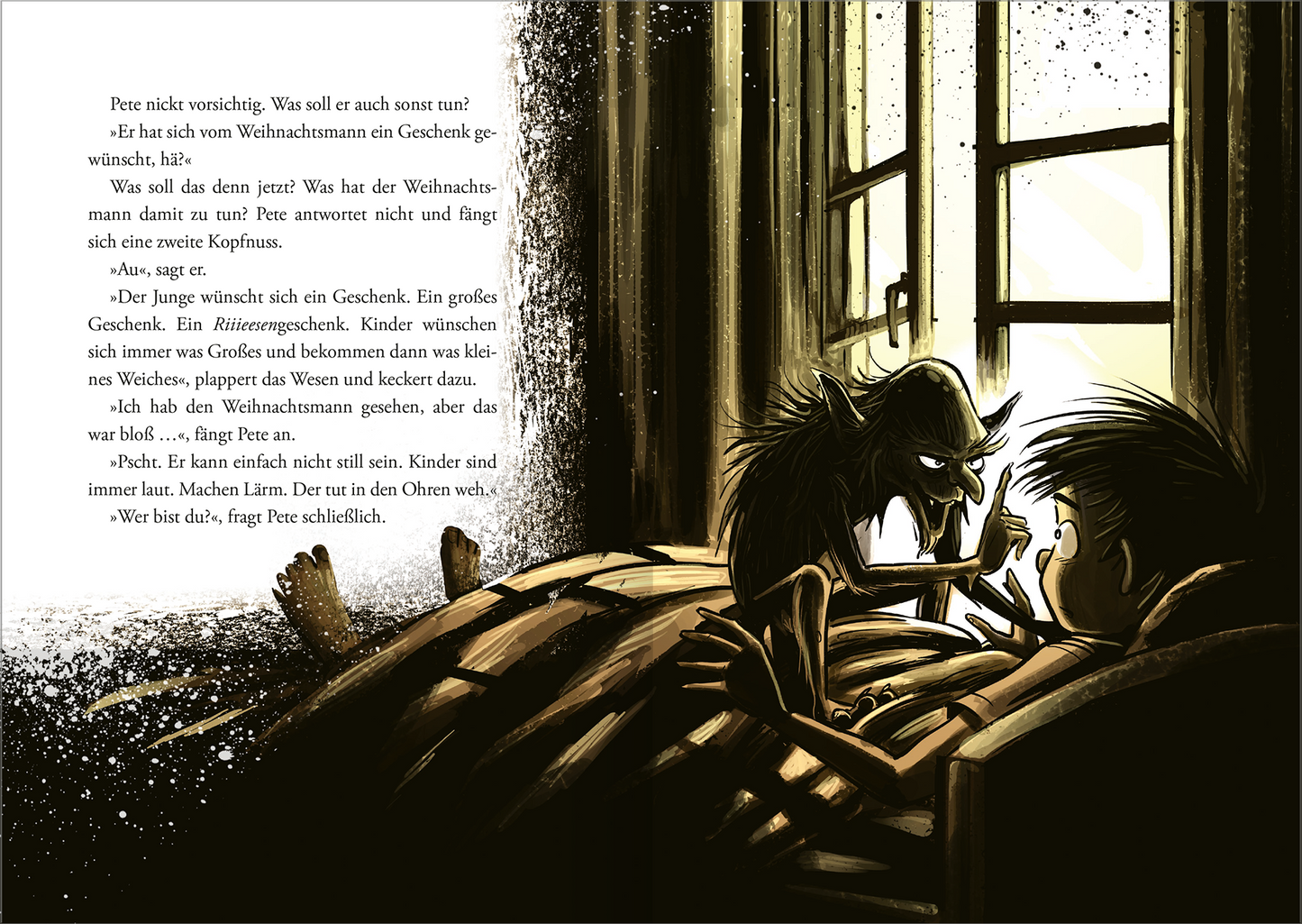 Gezeigt wird eine Innen- oder Zusatzansicht von „Schatten – Der Pakt“. Die Illustration zeigt einen Jungen im Bett, der aufmerksam einem kreativen, trollartigen Wesen lauscht. Das Zimmer ist gedämpft beleuchtet, mit einem großen Fenster im Hintergrund, durch das schwaches Licht fällt. Die Farben sind hauptsächlich in Grautönen gehalten, während das Wesen lebhafte, grüne Töne aufweist. Die Typografie wirkt verspielt und lebendig, was die Fantasie anregt.