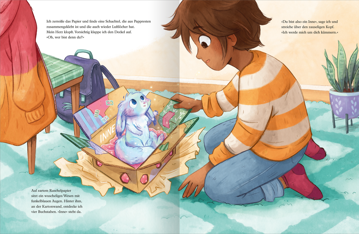 Gezeigt wird eine Innen- oder Zusatzansicht von „Ein Inne halten“. In der Illustration sieht man ein Kind mit braunen, lockigen Haaren, das auf dem Boden sitzt und einen großen, flauschigen weißen Hasen in einem bunten Papiergefäß betrachtet. Der Hase ist umgeben von bunten Papierstücken. Im Hintergrund sind ein Tisch in grüner Farbe und eine Pflanze zu sehen. Die Farbpalette ist freundlich und warm, mit sanften Pastelltönen und klaren, modernen Schriftarten, die die Erzählung...