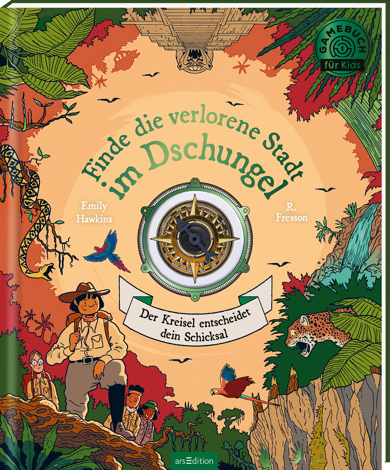 Das Cover zeigt eine lebendige Dschungellandschaft in warmen Grüntönen, durchsetzt mit erdigen Brauntönen und hellen Akzenten. In der Mitte befindet sich ein dekorativer Kompass, umgeben von reichhaltiger Flora und Fauna. Oben steht der Titel „Finde die verlorene Stadt im Dschungel“ in verspielter, grüner Schrift. Darunter sind die Namen der Autorin Emily Hawkins und des Illustrators R. Fresson zu sehen. Unten ist der Satz „Der Kreisel entscheidet dein Schicksal“ in einem weißen...