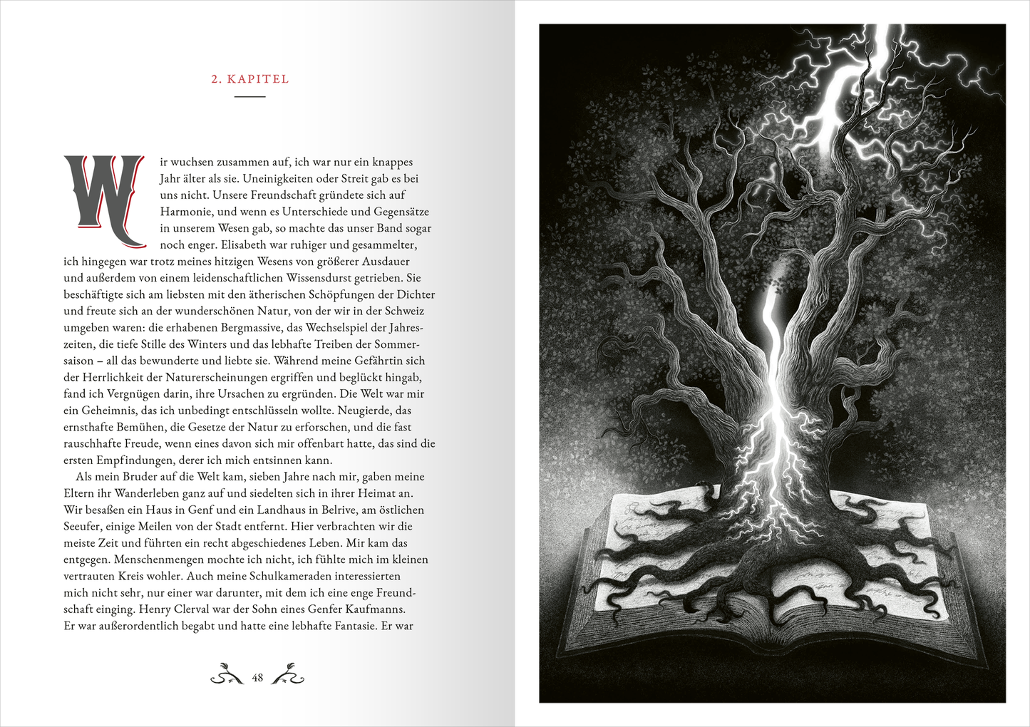 Gezeigt wird eine Innenansicht von „Frankenstein“. Die linke Seite enthält den Text des Kapitels mit einer klaren, gut lesbaren Schrift in Schwarz auf hellem Hintergrund. Die rechte Seite zeigt eine eindrucksvolle Illustration eines Baumes, der aus einem offenen Buch herauswächst. Der Baum ist in Schwarz- und Grautönen gehalten, und von ihm geht ein blitzartiger Strahl in Weiß aus, der dynamisch wirkt. Die Typografie ist traditionell und vermittelt ein klassisches Gefühl.