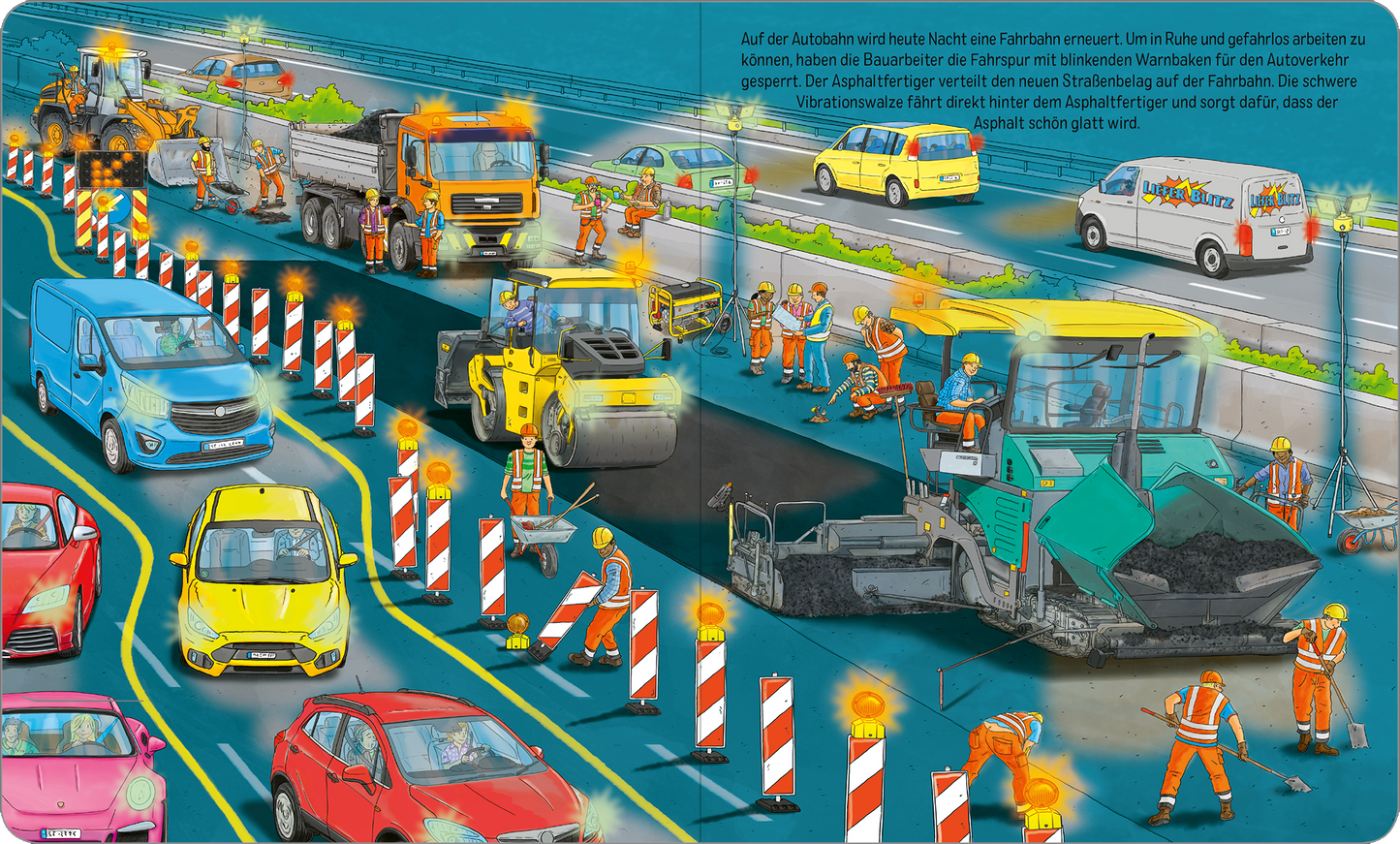 Gezeigt wird eine Innen- oder Zusatzansicht von „Auf der Baustelle“. Die Illustration zeigt eine belebte Baustelle auf einer Autobahn mit Straßenbauarbeiten. Arbeiter in orangefarbenen Sicherheitswesten sind aktiv, während schwere Maschinen wie ein asphaltierter Lkw und ein Gelenkbagger im Einsatz sind. Bunte Fahrzeuge in verschiedenen Farben, darunter gelb und rot, stehen auf der Straße. Warnschilder mit rot-weißen Streifen und blinkende Lichter fügen sich harmonisch in die Szene ein...