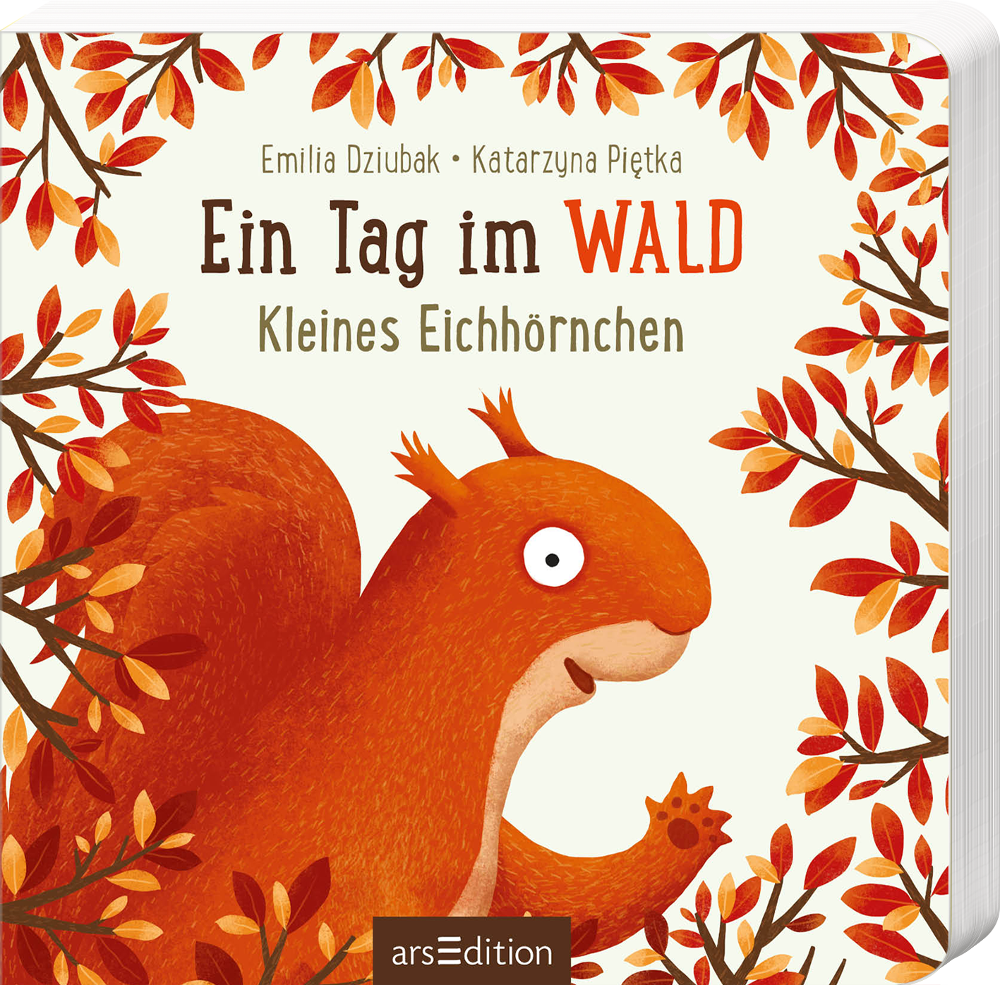 Das Buchcover zeigt ein großes, freundliches Eichhörnchen in einem warmen, orangen Farbton, das auf der linken Seite platziert ist. Umgeben von bunten, herbstlichen Blättern in Rot- und Gelbtönen, strahlt das Cover eine fröhliche Atmosphäre aus. Der Titel „Ein Tag im WALD“ ist in einer spielerischen, braunen Schrift hervorgehoben, während der Untertitel „Kleines Eichhörnchen“ in einer schlichteren Schrift darunter steht. Ganz oben sind die Urheber Emilia Dziubak und Katarzyna...