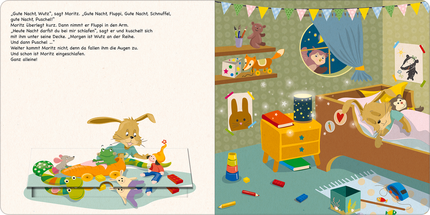 Gezeigt wird eine Innen- oder Zusatzansicht von „Moritz Moppelpo schläft alleine ein“. Auf der linken Seite sind bunte Spielzeuge und eine kleine Figur des Kaninchens Moritz abgebildet. Die rechte Seite zeigt Moritz in einem gemütlichen Bett mit einer Decke in sanften Farben. Die Wände sind mit verschiedenen Dekorationen, wie einem Fenster mit Mond und Sternen, sowie Bildern von Tieren geschmückt. Die Typografie ist klar und kindgerecht, in einer verspielten Schriftart.