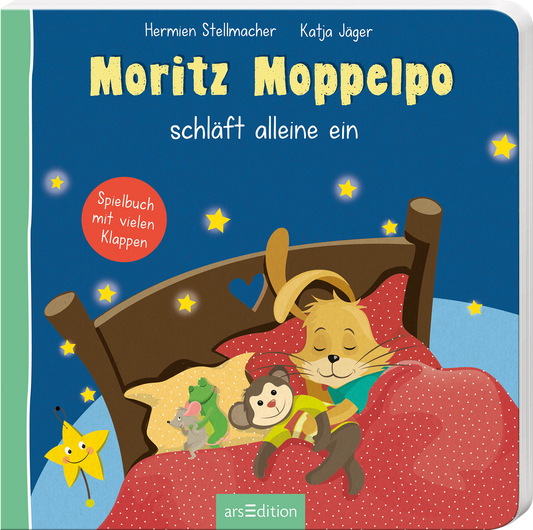 Das Buchcover zeigt eine beruhigende Nachtszene mit einer sanften blau-grünen Farbpalette. In einem gemütlichen Bett liegt der schlafende Hase Moritz Moppelpo, umgeben von seinen Stofftierfreunden. Der Titel „Moritz Moppelpo schläft alleine ein“ ist in großen, gelben Buchstaben oben platziert, während ein roter Button mit dem Text „Spielbuch mit vielen Klappen“ auf der linken Seite hervorsticht. Das Cover vermittelt eine warme, einladende Atmosphäre. Ganz unten mittig steht der...