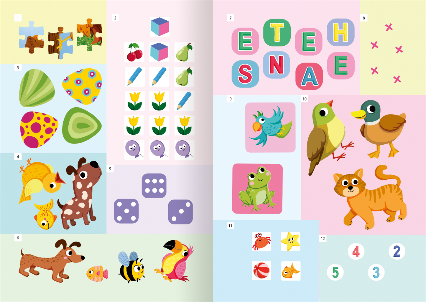 Gezeigt wird eine Innen- oder Zusatzansicht von „Tierische Sticker-Rätsel“. Auf der linken Seite befinden sich bunte Tierillustrationen, wie ein Hund, ein Frosch und bunte Fische, umgeben von geometrischen Formen. Die rechte Seite zeigt große, farbenfrohe Buchstaben, sowie verschiedene Tiere wie Vögel und einen Kater. Die Farben sind sanft und variieren von Pastellblau und -gelb bis hin zu lebhaftem Grün und Orange. Die Typografie ist klar und spielerisch gestaltet.