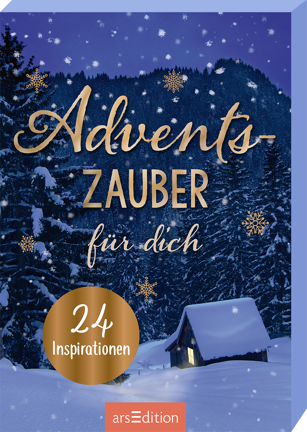 Das Buchcover zeigt eine winterliche Landschaft bei Nacht, in der schneebedeckte Tannenbäume zu sehen sind und sanfte Schneeflocken fallen. Der Titel „Adventszauber für dich“ ist in eleganter, goldener Schrift mittig platziert. Darunter steht in kleinerer, weißer Schrift „24 Inspirationen“. In der unteren linken Ecke ist ein schlichtes, beleuchtetes Häuschen abgebildet. Oben rechts ist ein SPIEGEL-Bestseller-Button mit der Aufschrift „SPIEGEL-Bestseller“ integriert. Ganz unten...