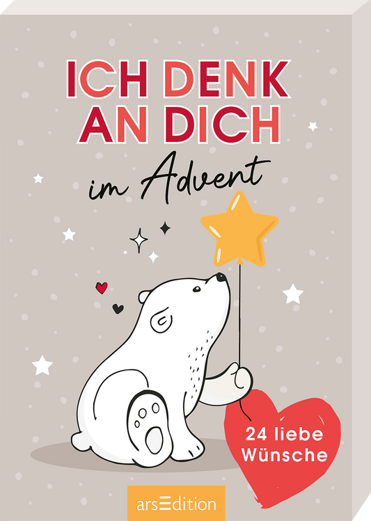 Auf dem Buchcover steht in auffälliger, roter Schrift „ICH DENK AN DICH“, darüber in geschwungener, schwarzer Schrift „im Advent“. Ein niedlicher, weißer Eisbär hält einen gelben Stern in der Hand, umgeben von kleinen, bunten Herzen und Sternen. Ein rotes Herz trägt den Text „24 liebe Wünsche“. Der Hintergrund ist in einem hellen Grauton gehalten, was eine warme Atmosphäre vermittelt. Ganz unten mittig steht der Logoschriftzug von arsEdition.