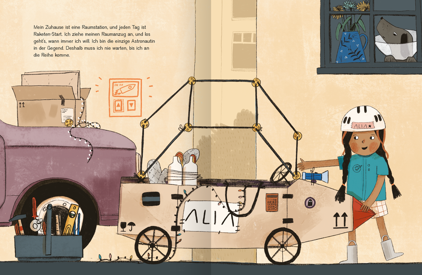 Gezeigt wird eine Innen- oder Zusatzansicht von „Alia Astronautin - Mission Freundschaft“. Die Illustration zeigt ein lebhaftes, urbanes Szenario mit einer kleinen, abenteuerlustigen Protagonistin. Sie steht neben einem kreativen Fahrzeug, das aus Karton und verschiedenen Materialien besteht. Die Farben sind freundlich und heiter, überwiegend in sanften Pastelltönen. Die Schriftzüge sind klar und kindgerecht gestaltet, um die Neugier anzuzeigen. Im Hintergrund sind Details wie Fenster...